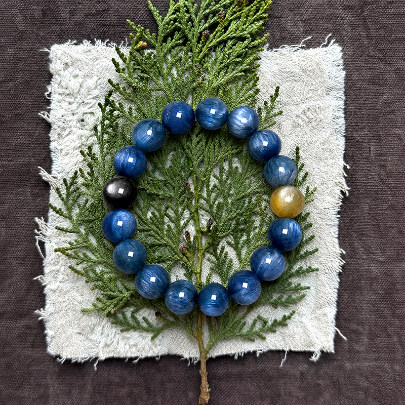 Moon Veil – Blue Crystal & Gold Mica & Silver Obsidian Crystal Bracelet