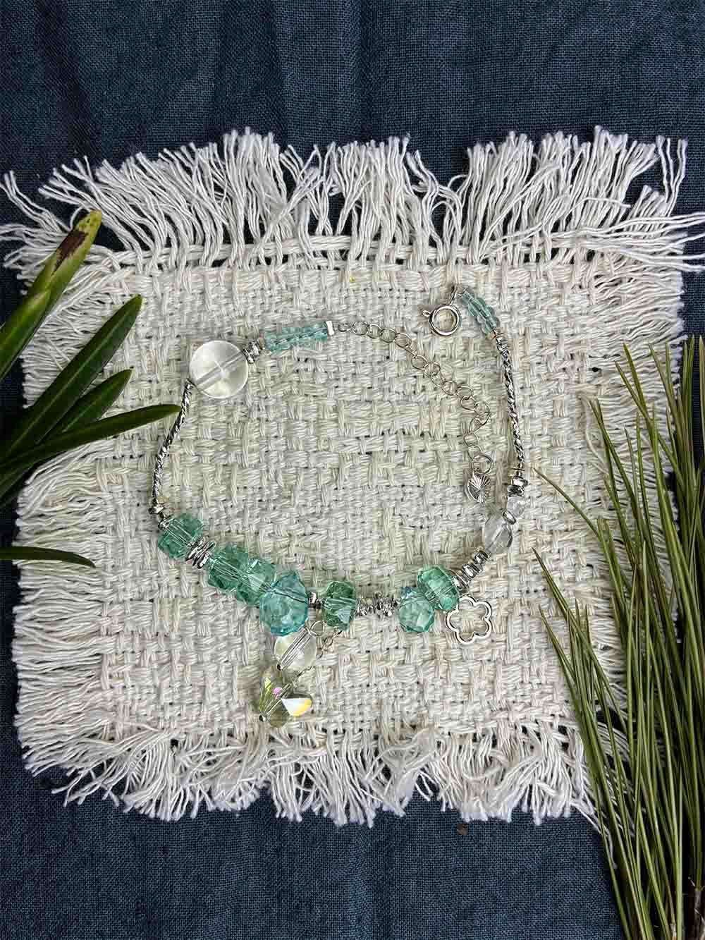 Refreshing Aqua‑Green Crystal Bracelet For Modern Aesthetic Outfits
